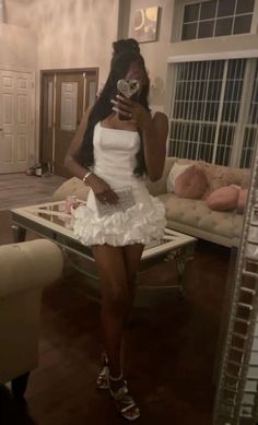 White Homecoming Dress, Birthday Dinner Outfit, Sweet 16 Outfits, 18th Birthday Outfit, 16th Birthday Outfit, Princess Closet, Cute White Dress, White Homecoming Dresses, Birthday Fits