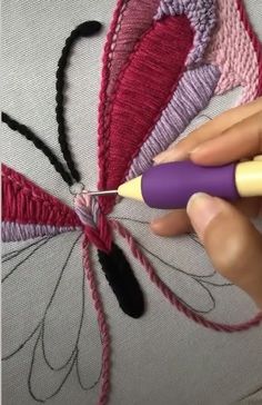 Punch Needle Patterns, Embroidery Videos, Butterfly Effect, Punch Needle Embroidery, Tapestry Art, Punch Art, Videos Design, Punch Needle