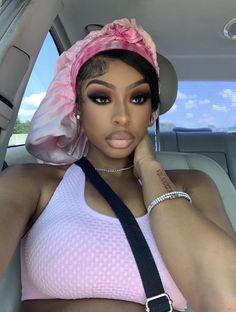 Makeup Look Ideas For Prom, Photo Shoot Makeup Black Women, Makeup Looks Highlight, Natural Full Face Makeup Black Women, Luv Enchanting Rapper, Woc Makeup Looks, Makeup Looks For Prom Black Dress, Graduation Makeup Ideas For Black Women