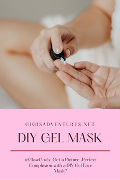 This DIY gel face mask will hydrate and exfoliate your skin all in one go!  Made from very few ingredients, this DIY face mask is perfect for all skin types, and especially those that tend to lean more towards the dry side. Moreover, the crafting process will take you less than 5 minutes.  Click on the pin to find out more! Skin Care Diy, Face Mask Diy, Best Cleanse, Gel Face Mask, Perfect Complexion, Mask Diy