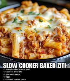 the recipe for slow cooker baked ziti is shown in a black dish with text overlay