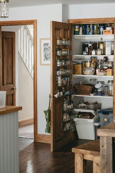 Discover smart pantry organization hacks, innovative pantry storage solutions, and stylish pantry ideas to boost kitchen storage and simplify kitchen organization tips.