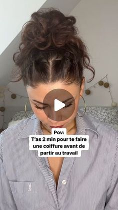 Demi Chignon Plaque, Hairstyle Tied Up, Updo Hairstyles For Work Restaurant, Hairstyles Tied Up, Chill Hairstyle, Cute Work Hairstyles, Cute Protective Hairstyles, Simple Bun Hairstyles