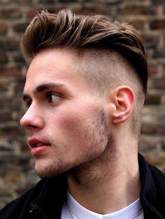 50 Stylish Undercut Hairstyle Variations to copy in 2021: A Complete Guide Best Undercut Hairstyles, Young Men Haircuts, Physique Women, Trendy We Fryzurach, Undercut Men, Disconnected Undercut, Modern Haircuts