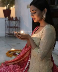 Diwali Photo Poses, Sonal Chauhan, Diwali Photography, Diwali Pictures, Diwali Photos, Indian Photoshoot, Be The Light, Stylish Photo Pose