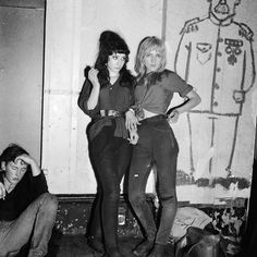 Tired clubgoers in London rest during a rave in Aug. 1960. Beat Girl, Hippie Commune, Beatnik Style, Press Photography, Beat Generation, Mary Quant, Teddy Boys, Pose References, Dirty Dancing