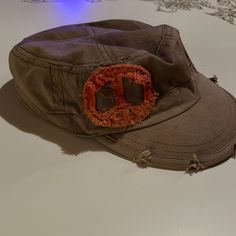 Distressed Bill Peace Sign Appliqu Adjustable Velcro Back Never Worn. Bundle With Me And Save 20% On 2 Or More Items!!! Distressed Brown Summer Hat, Weird Hats, Knives Chau, 70s Inspired Outfits, Silly Clothes, Grunge Hippie, Oc Inspo, Buy List, Inspo Board