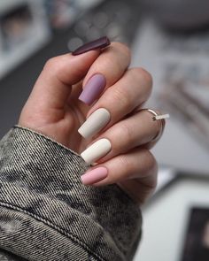 Autumn Nail Designs, Taupe Nails, Late Summer Early Fall, Mauve Nails, Elegant Manicure, Nails Autumn, Nails Design Ideas, Glitter Accent Nails, Autumn Nail