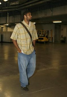 Baggy Button Up Shirt Outfits, Baggy Button Up Shirt, Baggy Pants Outfit, Big Pants, Baggy Shirt, Shirt Outfit Men, Tim Duncan, Unique Sunglasses, Shirt Outfits