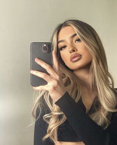 Blonde Olive Skin Tone, Blonde Hair Inspiration, Blonde Hair Looks, Hair Color For Women, Face Card, Hair Inspiration Color, Hair Inspo Color, Blonde Balayage, Aesthetic Hair