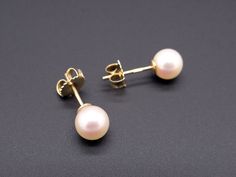 Jewelry Type: Pearl Earrings Metal: 18k Yellow Gold Measurements: 3/4 inch ( front face of earring) Markings: 18k Weight: 2.1 grams Main Stones: 2 matching Round Akoya Pearls Color: White/Rose Measurement: 7mm #12040 Stud Earrings Wedding, Front Face, Love Anniversary, Earrings Metal, Peridot Ring, Earrings Wedding, Akoya Pearls, Pearl Stud Earrings, Pearl Color