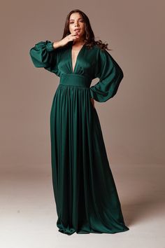 Forest Green Plus Size Bridesmaid, Elegant Green Dress Wedding, Deep Green Wedding Dress, Forest Green Gown, Emerald Wedding Dress, Dark Green Wedding Dress, Satin Bridesmaids Gowns, Forest Green Bridesmaid Dresses, Silk Summer Dress