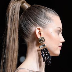 http://www.beautyediter.com/2016/09/3-ways-to-wear-ponytail-with-hair-extensions.html Hair In A Ponytail, High Ponytail Hairstyles, New Hair Trends, A Ponytail, Sleek Ponytail, Ponytail Styles, High Ponytails, Popular Hairstyles