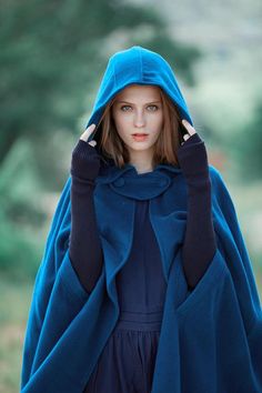 Gucci Pullover, Trench Cape, Medieval Cloak, Poncho Pullover, Cape Blazer, Cashmere Poncho