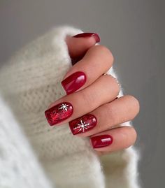 Holiday Acrylic Nails, Santa Nails, Red Nails Glitter, Kutek Disney, Christmas Gel, Milky Nails, Red Christmas Nails, October Nails, Nagel Tips