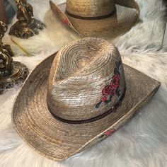 Beautiful Cowboy Hat Authentic Scala Brand 100% Palm Fiber Size S/M Painted Red Roses Design Hard To Find Hat New Without Tags Red Hats For Rodeo Spring Season, Red Hats For Rodeo In Spring, Red Spring Rodeo Hat, Red Hat For Rodeo Spring Season, Red Summer Hat For Country Events, Red Hats For Country Events In Summer, Red Hat For Country Events In Summer, Red Country Style Beach Hat, Country Style Red Beach Hat