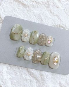 Japanese Green Nail Art, Sage Green Douyin Nails, Korean Nail Art Green, Nail Art Designs Cute Korean, Nail Art Sage, Korean 3d Nail Art, Nail Art Wedding Elegant, Nail Art Hijau, Oval Nails Inspiration