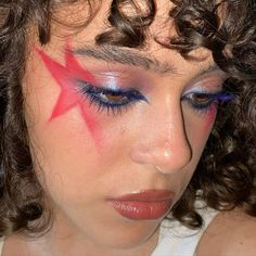 Makeup Looks With Stars, Star Face Makeup, Makeup Looks Star, Star Makeup Ideas, Space Inspired Makeup, Red Star Makeup, Cool Make Up Looks, Star Eye Makeup Look, Pink Star Makeup