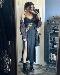 3 tthrifted looks 🖤 styling flannels Fem Alt Outfits, Styling Flannels, Soft Goth Aesthetic Outfits, Whismgoth Outfits, Fem Grunge, Style Edgy Soft Grunge, Grunge Outfit Aesthetic, Aries Mars, Goth Styles