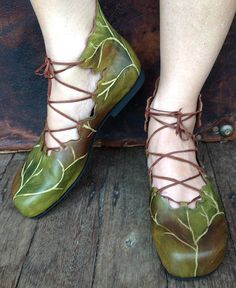 Ballet pixie boots by pendragonshoes on Etsy Pixie Shoes, Woodland Shoes, Irish Dance Shoes, Elvish Wedding, Pixie Boots, Ballet Boots, Womens Costume, Fairy Shoes, Glamour Vintage