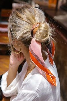 Kort Bob, Hair Knot, Yoga Photography, Bad Hair Day, 가을 패션, Bad Hair, Hair Dos, Scarf Hairstyles