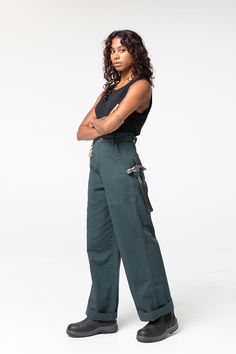 You’ve asked: we delivered! A wider leg work pant with all the bells and whistles - enter the SÜK Construction Pant. Ready for work and durable enough for any play. This style combines some of the best elements of our Station Pants and our 2 Way Pants. We’ve dropped the pleats for a smooth fit through the front and add Womens Warehouse Outfits, Worker Pants Outfit, Worker Outfits Women, Construction Outfit Women, Mechanic Outfit Female, Women Construction Outfit, Women In Construction Outfits, 50s Workwear, Suk Workwear