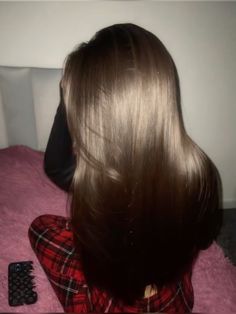 #hair #haircare #straight #longhair #summer #fall #backtoschoolhairstyles #selfcare #hairbrush #hairproduct #pinterest #shiny #aesthetic Beautiful Shiny Hair, Good Hair Vision Board, Fall Hair Aesthetic, Straight Brown Hair Aesthetic, Hair Aesthetic Straight, How To Make Hair Shiny, Perfect Hair Aesthetic, Hair Care Pictures, Straight As Aesthetic