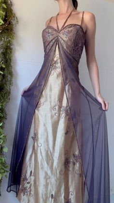 Estilo Hippie, Prom Dress Inspiration, Pretty Prom Dresses, Fairytale Dress, Prom Outfits, Beaded Gown, Grad Dresses, Vestidos Vintage, Swaggy Outfits