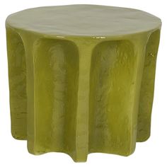 Chouchou round green coffee table by Pulpo Dimensions: D55 x H45 cm Materials: Ceramic. Also available in different Colours. Chouchou bears the contours of an antique column – which, knowing designer Lorenzo Zanovello’s, is most likely a reference to his Italian origins. Thinking like a sculptor, he takes raw Material as a starting point for his ideas. Chouchou’s generous and always unique colour glaze is – similar to the unpolished surface structure – a testimony to pure Craft beyond any serial Green Coffee Table, Big Coffee Table, Slate Coffee Table, Green Coffee Tables, Round Glass Coffee Table, Coffee Cocktails, Coffee And Cocktail Tables, Color Glaze, Glass Coffee Table