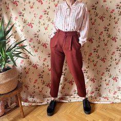 90s does 40s nautical style navy maroon red high waisted pegged pants with pockets. Small size. Folded bottoms. Wide and comfy on the hips. Material: 60% Viscose / 40% viscose Excellent vintage condition. Suitable size (depending on waistline):  Fits best USA4/FR34/XS/UK6 - USA6/FR36/S/UK8  Please refer to one sided laid flat measurements: ❉Waist 34cm / 13,3" ❉Hips 52cm / 20,4" ❉Inside leg 72cm / 28,3" ❉Length 99cm / 39" Model is between size USA6/8 FR36/38 - S/M for size reference. ★ GET YOUR F Vintage Workwear Pants For Fall, Vintage Fall Workwear Pants, High-waisted Burgundy Bottoms With Pockets, Burgundy High-waisted Pants With Pockets, Vintage Bottoms For Business Casual In Fall, Vintage Bottoms For Business Casual Fall Season, Vintage Business Casual Bottoms For Fall, Vintage Fall Bottoms For Business Casual, Vintage Ankle Pants For Fall