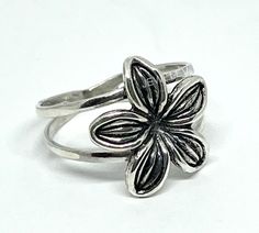 An exquisite piece of craftsmanship, the Lily Flower Ring is luxury at its finest. Crafted with sterling silver 925 and a vintage finish, this ring is an ode to beauty and elegance. Enjoy a stunning accessory that elevates any look. Ring Exchange, Lily Flower, Flower Ring, Silver 925, Lily, 925 Sterling Silver, Sterling Silver, Ring, Flowers