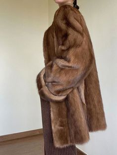 Classic Fall Fur Coat, Velvet Jacket Women, Mink Fur Coat Women, Mink Faux Fur Coat, Designer Outerwear, Oversized Sweater Women, Mink Fur Coat, Oversize Casual, Office Fashion Women