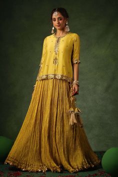 Buy Niti Bothra Soft Yellow Silk Chanderi & Organza Zardozi Lehengas Crushed Lehenga, Mehandi Dress, Embroidery Zardozi, Kurta Lehenga, Lehenga Pattern, Yellow Kurta, Designer Summer Dresses, Zardozi Work