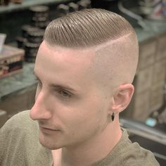 Buz Haircut Man, Marine Haircut, Young Mens Hairstyles, Military Cut Hair Men, Military Hair, Short Hair With Beard, Fade Haircut Styles, High And Tight Haircut, High Fade Haircut