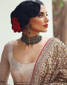 Wedding Embellished Saree, Zara Peerzada Wedding, Zarashahjahan Bridal, Arushi Mehra Wedding, Sabyasachi Pearl Jewellery, Gold Blouse Designs, Dupatta Styling, Nikkah Bride Dress, Hussain Rehar