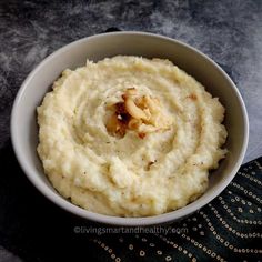 Roasted garlic takes these fluffy mashed potatoes to a whole new level of deliciousness. Its sweet, mellow flavor adds a rich depth that transforms this classic side into something truly special.
#thanksgivingsidedishesforcrowd #bestmashedpotatoes #mashedpotatoesdinnermeals #mashedpotatoesmeals Mashed Potatoes Recipes, Garlic Mashed Potatoes Easy, Thanksgiving Recipes Side Dishes Veggies, Thanksgiving Recipes Side Dishes Easy, Mashed Potatoes Recipe Easy, Garlic Mashed Potatoes Recipe