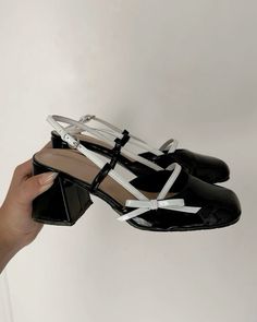 Miu Miu Heels, Amazing Clothes, Bow Heels, Bow Shoes, Fashion Styling