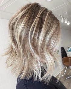 31 Spring Blonde 2024 - Top Coloring Ideas for an Updated Look Summer Blonde Hair 2024, Lived In Blonde Bob, Lived In Bright Blonde, 2023 Long Hair, Marion Cotillard Hair, Ash Blonde Hair With Highlights