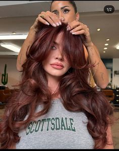 Rambut Brunette, Wine Hair, Brown Hair Looks, Brown Hair Inspo, Ginger Hair Color, Hairstyles For Layered Hair, Hair Color Auburn, Hair Color Shades