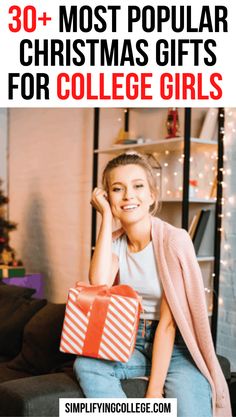 The best Christmas gifts for college girls that she is guaranteed to love this year! Every college girl will have these items on her Christmas wishlist. #christmas #giftguide #college Stocking Stuffers For Teens, Unique Stocking Stuffers, Best Stocking Stuffers