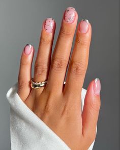 Round Nail Designs, Silver Nail Designs, Simple Gel Nails, Minimal Nails, Her Nails, Round Nails, Festival Nails