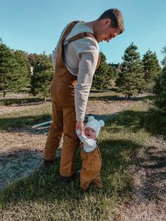 Country Baby Pictures, Holiday Card Pictures, Baby Clothes Country, I Want A Baby, Carhartt Overalls, Western Babies, Country Kids