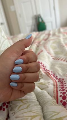 DND blue earth with white chrome Snow Blue Nails, Nail For November, Christmas Color Nails Simple, Basic Simple Nails, Simple Nails For Wedding Guest, Christmas Color Nail Ideas, Easy Nails Inspo At Home, Birthday Nail Inspo Short, Nails With A Blue Dress