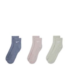 Elevate your workout experience with the Nike Everyday Plus Cushioned Socks. Crafted with precision by Nike, these socks are designed to enhance your comfort and performance. Engineered with advanced sweat-wicking technology and excellent breathability, it ensures your feet stay dry and cool even during the most intense workouts. With the Nike Everyday Plus Cushioned Socks, you'll have the extra edge you need to power through that extra set. Upgrade your athletic gear with these exceptional sock Nike Ankle Socks, Cushioned Socks, Flip Flop Boots, Converse Shop, Nike Socks, Fitness Trends, Athletic Gear, Running Trainers, Nike Training