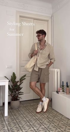 Khaki Top Outfit Men, Minimalism Outfit Men Summer, Summer Academia Outfits Men, Dark Academia Outfit Men Summer, Dark Academia Summer Outfit Men, Rich Guy Outfit, Aesthetic Beach Outfits Men, Mens Casual Outfits Summer Classy, Man Outfit Summer