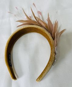 Distinctive  beige gold padded velvet headband fascinator . Great for your celebration or race day. Headband Fascinator, Wedding Gift Baskets, Padded Headband, Velvet Headband, Race Day, Your Special, Fascinator, Feathers, Accessories Hats