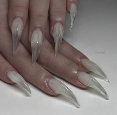 Halloween Claw Nails, Nails Claws Long, Super Sharp Stilleto Nails, Cat Claw Nails Acrylic, Cat Nail Acrylic, Claw Nails Aesthetic, Acrylic Cat Nails, Dystopian Nails, Claw Like Nails