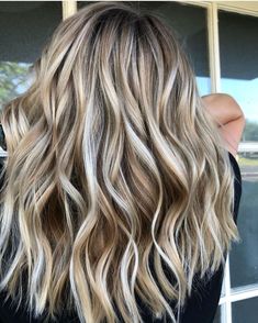 Waterfall Curls, Brunette Hair Color Ideas, Brown Ombre Hair, Golden Highlights, Long Face Hairstyles, Gorgeous Hair Color, Brunette Color