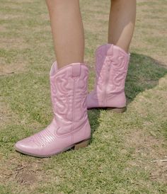 Eyes Full Of Stars, Aesthetic Boots, Taylor Swift Evermore, Cowboy Like Me, Buckle Bunny, Americana Aesthetic, Mick Schumacher, Cowgirl Aesthetic, Vintage Americana