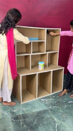 Cardboard Almirah Diy, Cardboard Shelf Diy, Cardboard Shelves Diy, Shelf With Cardboard, Cardboard Shelf, Cardboard Projects, Trending Diy